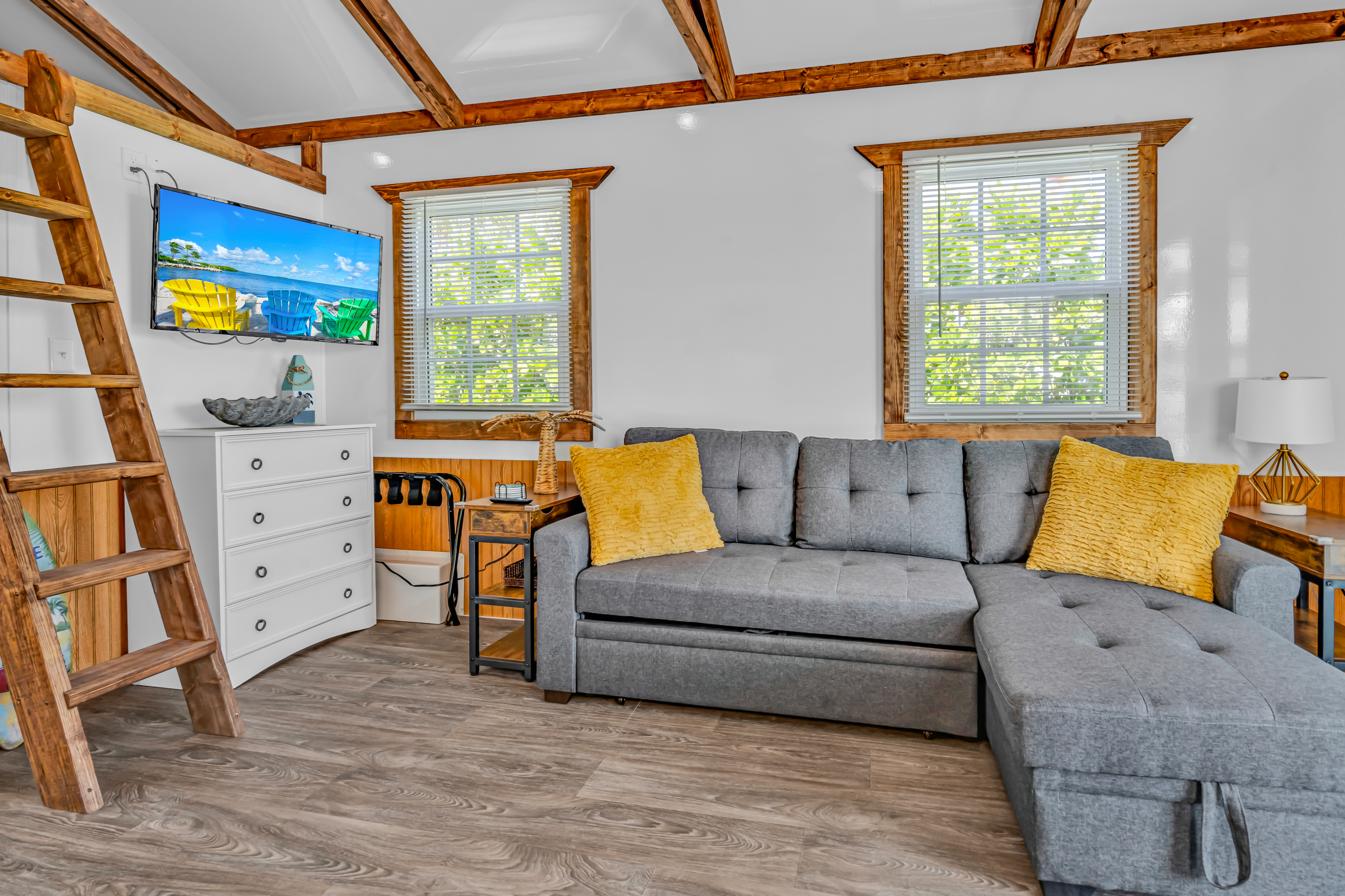 Aqua Lodge Couch & TV